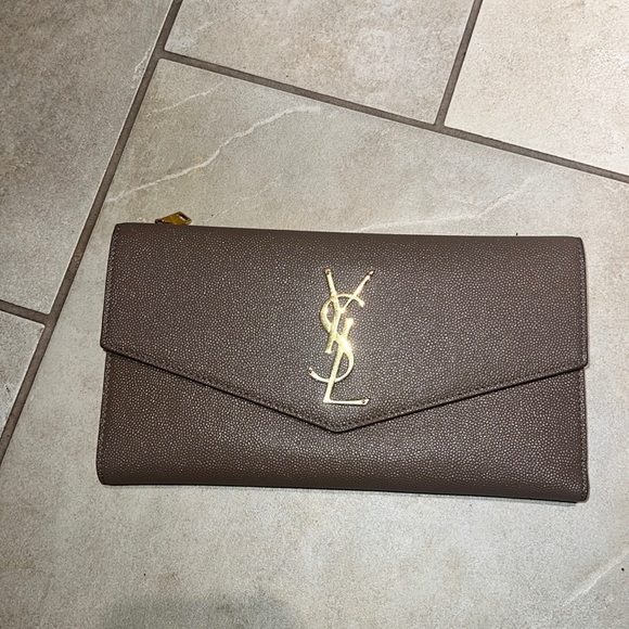 Authentic YSL Uptown large flap wallet in grain de poudre embossed leather WOC - Picture 3 of 14